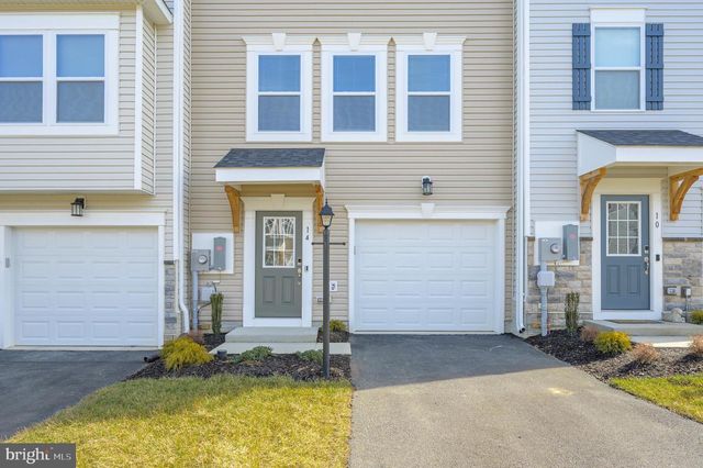 14 TROTTING RD, Inwood, WV 25428