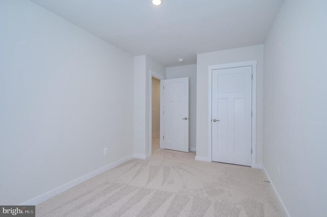 14 TROTTING RD, Inwood, WV 25428