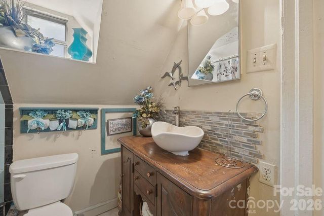 427 Davie Avenue, Statesville, NC 28677