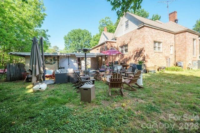 427 Davie Avenue, Statesville, NC 28677