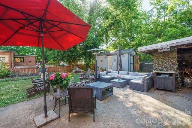 427 Davie Avenue, Statesville, NC 28677