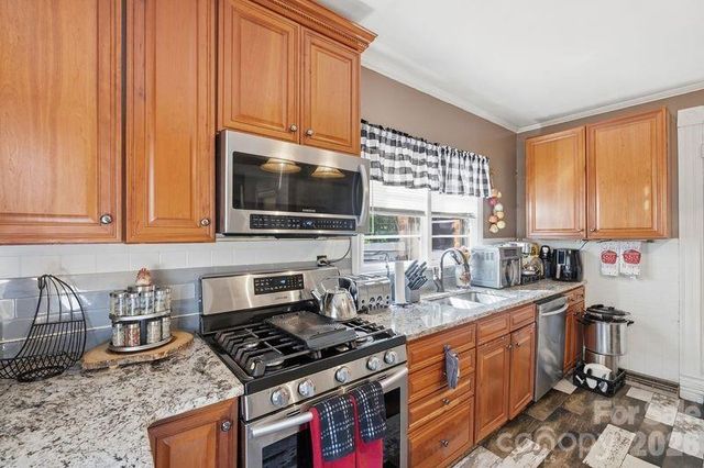 427 Davie Avenue, Statesville, NC 28677