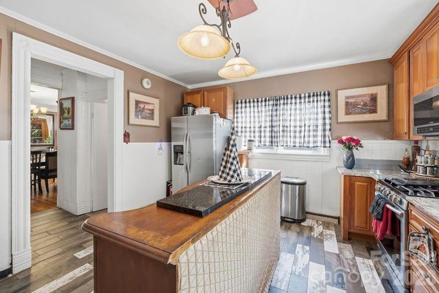 427 Davie Avenue, Statesville, NC 28677