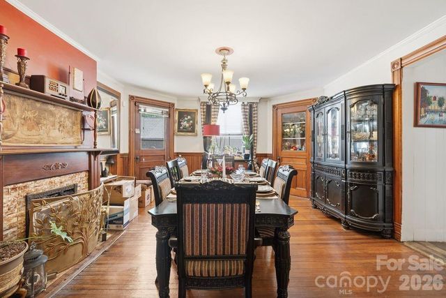 427 Davie Avenue, Statesville, NC 28677