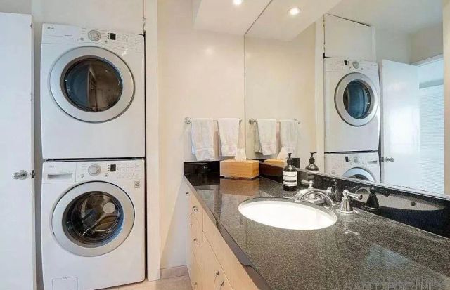 1770 avenida del mundo 204, Coronado, CA 92118