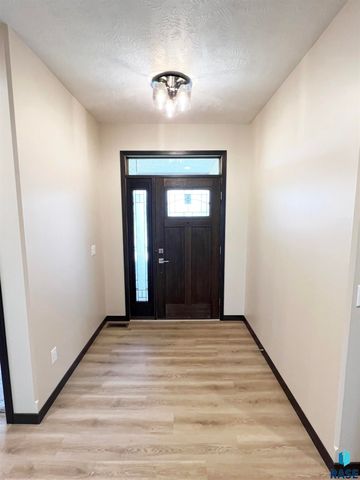 8113 W 24th St Street, Sioux Falls, SD 57106