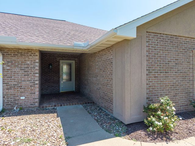 3711 SHADOW GLEN CT, Columbia, MO 65203