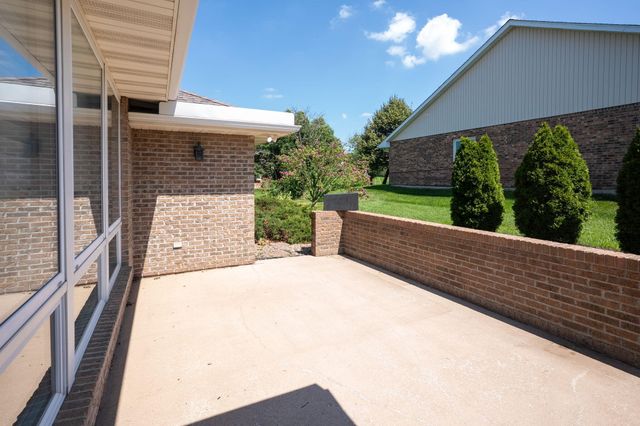 3711 SHADOW GLEN CT, Columbia, MO 65203