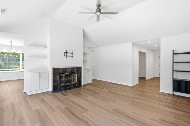 3711 SHADOW GLEN CT, Columbia, MO 65203