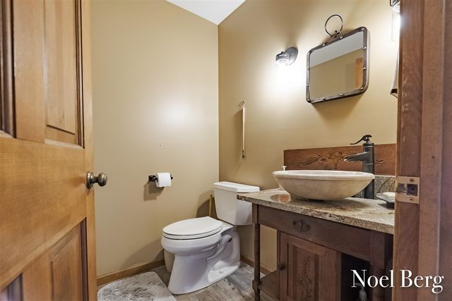 17218 Timber Dunes Drive, Grand Haven, MI 49417