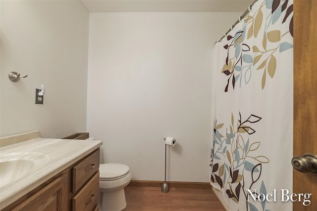 17218 Timber Dunes Drive, Grand Haven, MI 49417