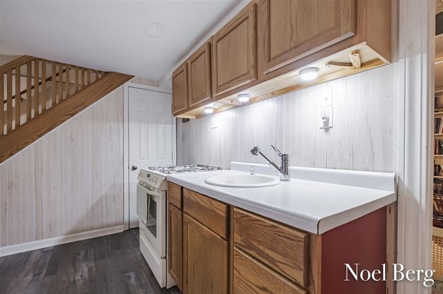 17218 Timber Dunes Drive, Grand Haven, MI 49417