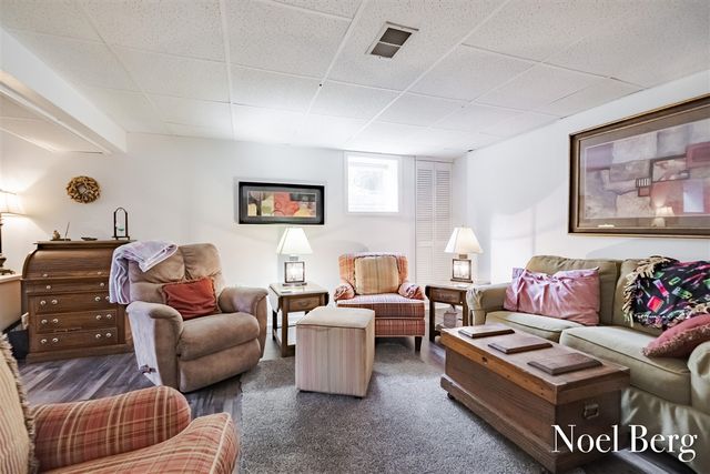 17218 Timber Dunes Drive, Grand Haven, MI 49417