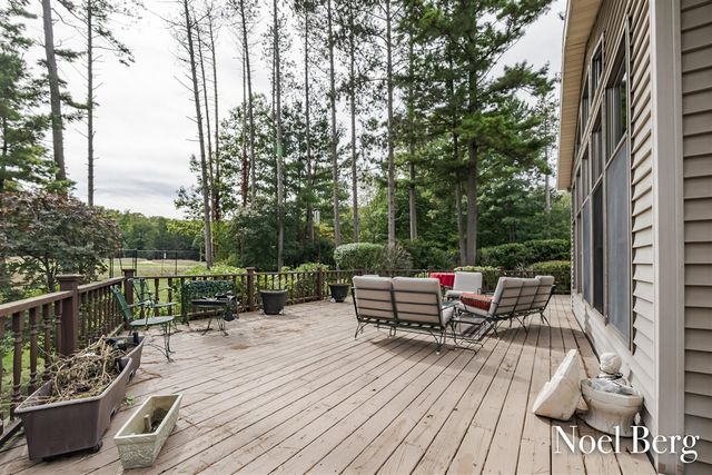 17218 Timber Dunes Drive, Grand Haven, MI 49417