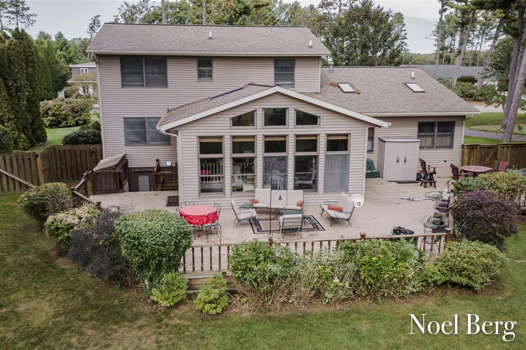 17218 Timber Dunes Drive, Grand Haven, MI 49417