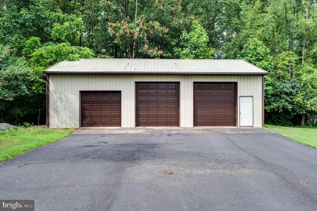 20 MCCORMICK RD, Mohnton, PA 19540