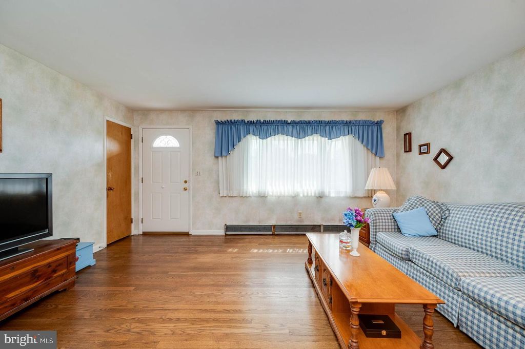 20 MCCORMICK RD, Mohnton, PA 19540