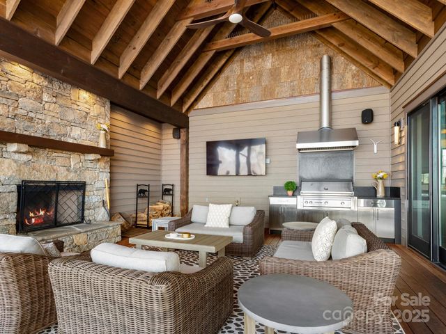 61 Back Bone Way 203, Sylva, NC 28779