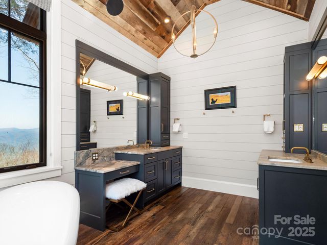 61 Back Bone Way 203, Sylva, NC 28779
