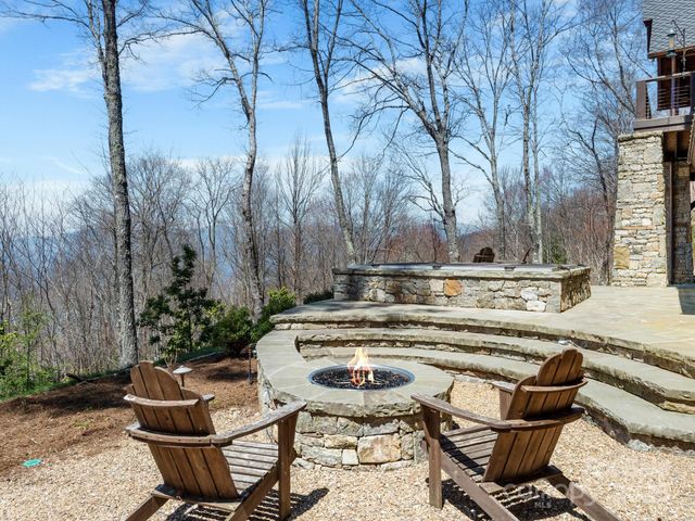 61 Back Bone Way 203, Sylva, NC 28779