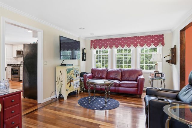9 Whitman Road, Nashua, NH 03062
