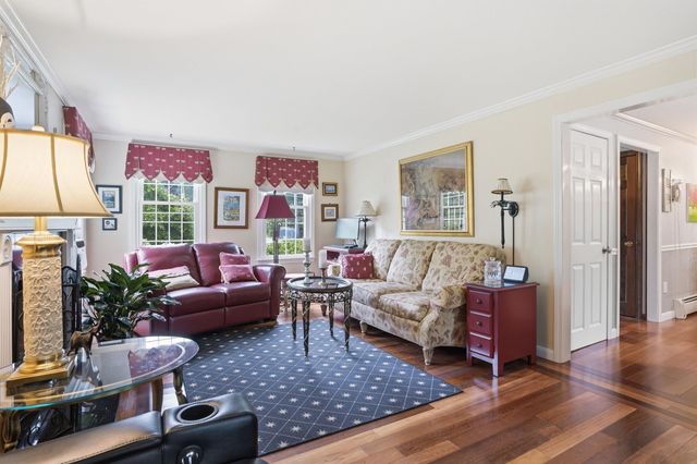 9 Whitman Road, Nashua, NH 03062