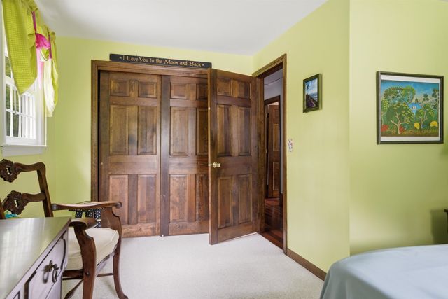 9 Whitman Road, Nashua, NH 03062