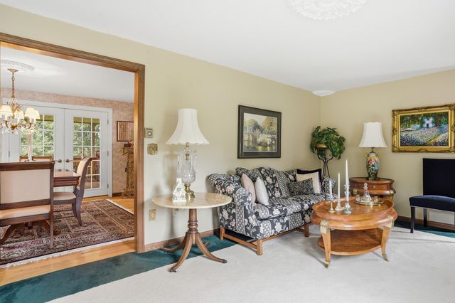 9 Whitman Road, Nashua, NH 03062