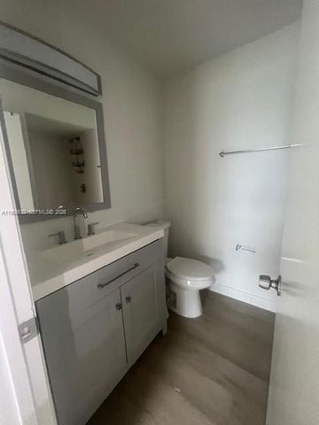 6845 SW 45th Ln 1, Miami, FL 33155