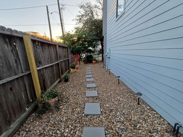 2119 Hadley Street, Houston, TX 77003