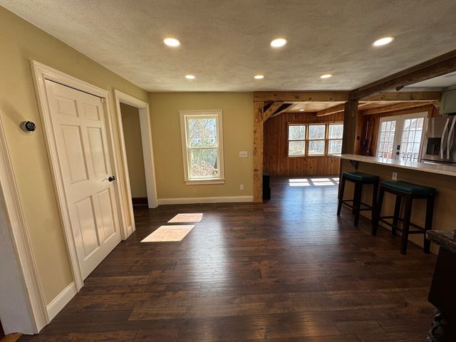 20 South St, Plainville, MA 02762