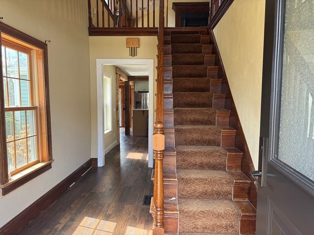 20 South St, Plainville, MA 02762