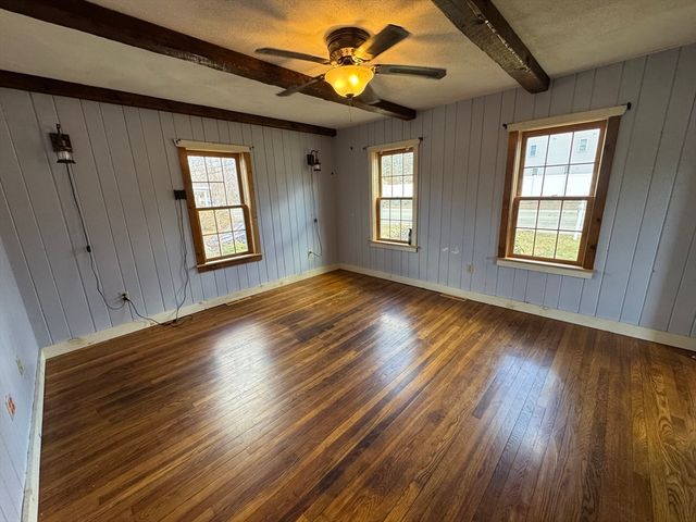 20 South St, Plainville, MA 02762