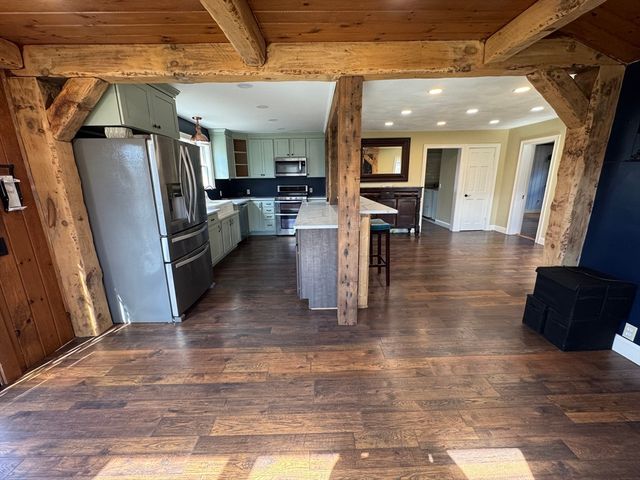 20 South St, Plainville, MA 02762