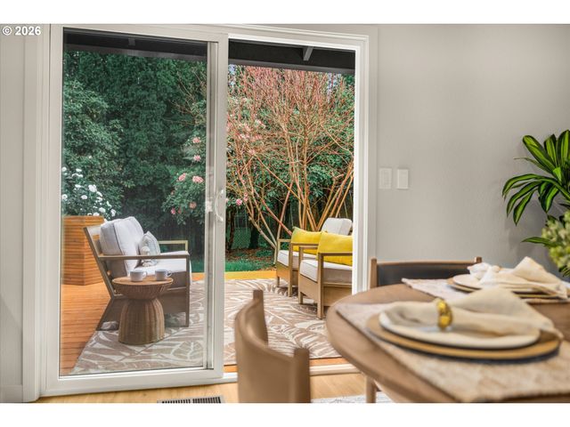 657 Sw 7TH St, Gresham, OR 97080