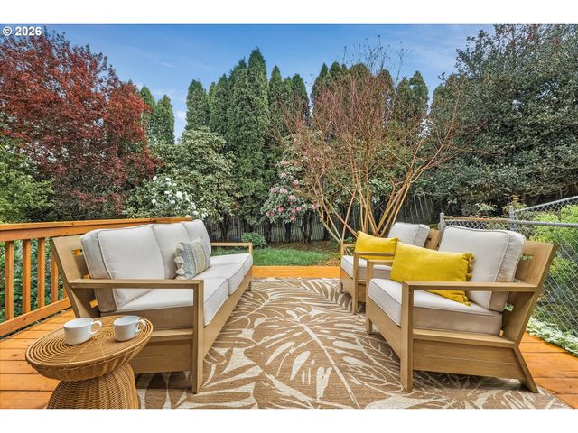 657 Sw 7TH St, Gresham, OR 97080