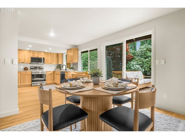 657 Sw 7TH St, Gresham, OR 97080