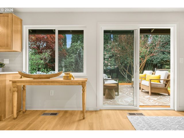 657 Sw 7TH St, Gresham, OR 97080