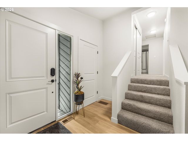 657 Sw 7TH St, Gresham, OR 97080