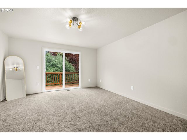 657 Sw 7TH St, Gresham, OR 97080