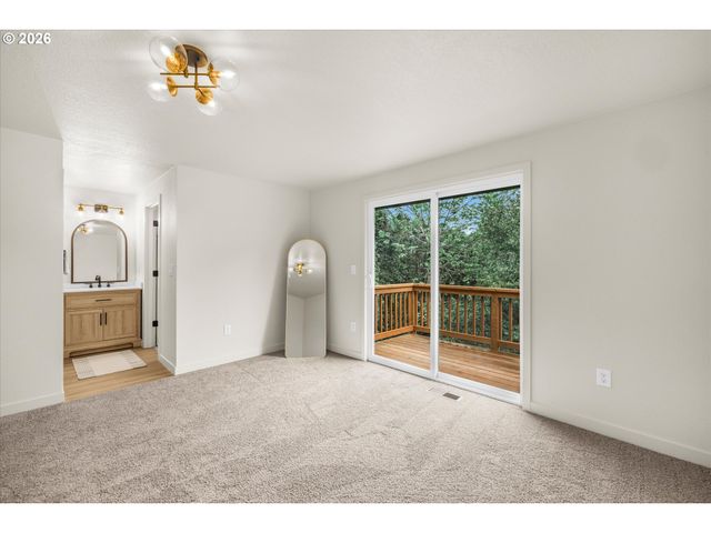 657 Sw 7TH St, Gresham, OR 97080