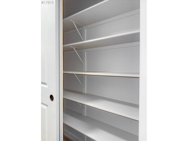 657 Sw 7TH St, Gresham, OR 97080