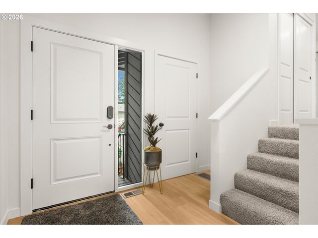 657 Sw 7TH St, Gresham, OR 97080