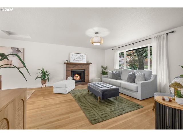 657 Sw 7TH St, Gresham, OR 97080