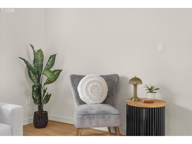 657 Sw 7TH St, Gresham, OR 97080