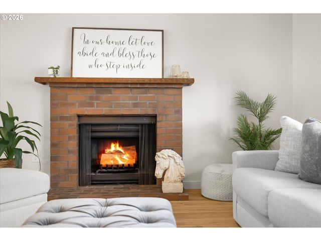 657 Sw 7TH St, Gresham, OR 97080