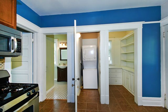 212 W Russell Street 1, Barrington, IL 60010