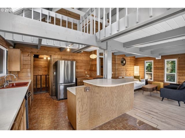 900 Greenridge St, Manzanita, OR 97130