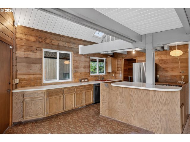 900 Greenridge St, Manzanita, OR 97130