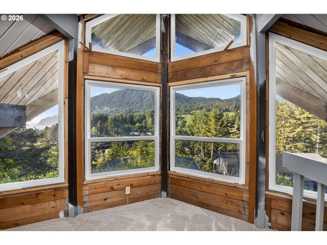 900 Greenridge St, Manzanita, OR 97130
